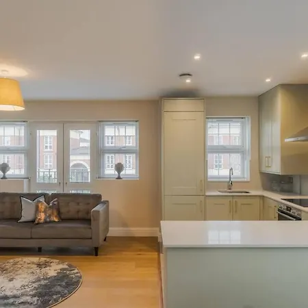 Cozy 2 Bed Retreat - Allocated Parking Windsor Exterior photo