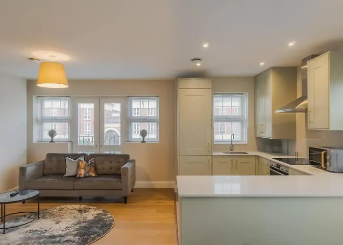 Cozy 2 Bed Retreat - Allocated Parking